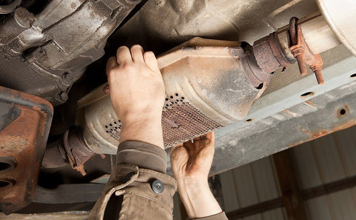 clogged catalytic converter symptoms