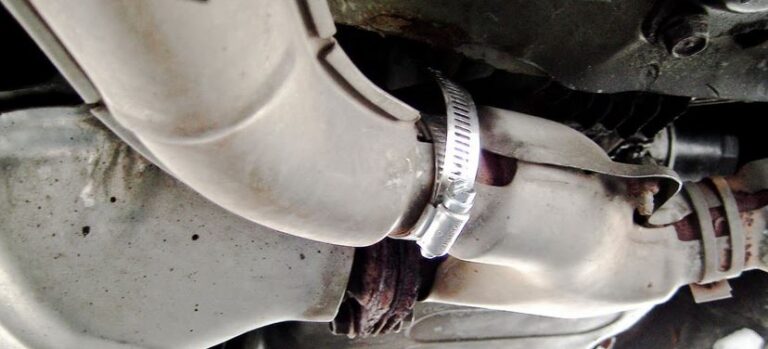 catalytic-converter-heat-shield-rattle-how-to-fix-autovfix