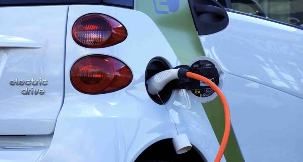 How much does it cost to charge an electric car at home