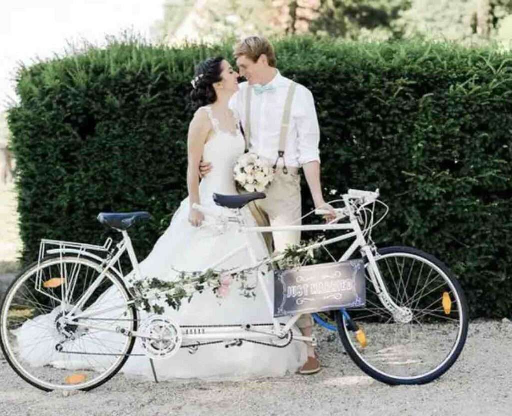 How to Plan a Bicycle-Themed Wedding